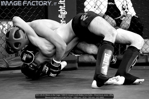 2021-05-02 Milano in the Cage 7 00515 Cesare Conti-Mattia Cecchetto - Shoot boxe Junior -66kg